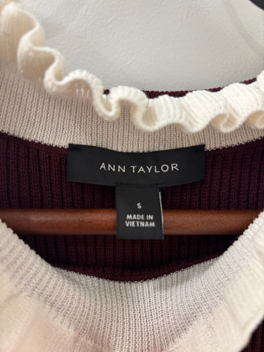 Ann Taylor Ruffle Neck Top Size Small - Picture 2 of 3
